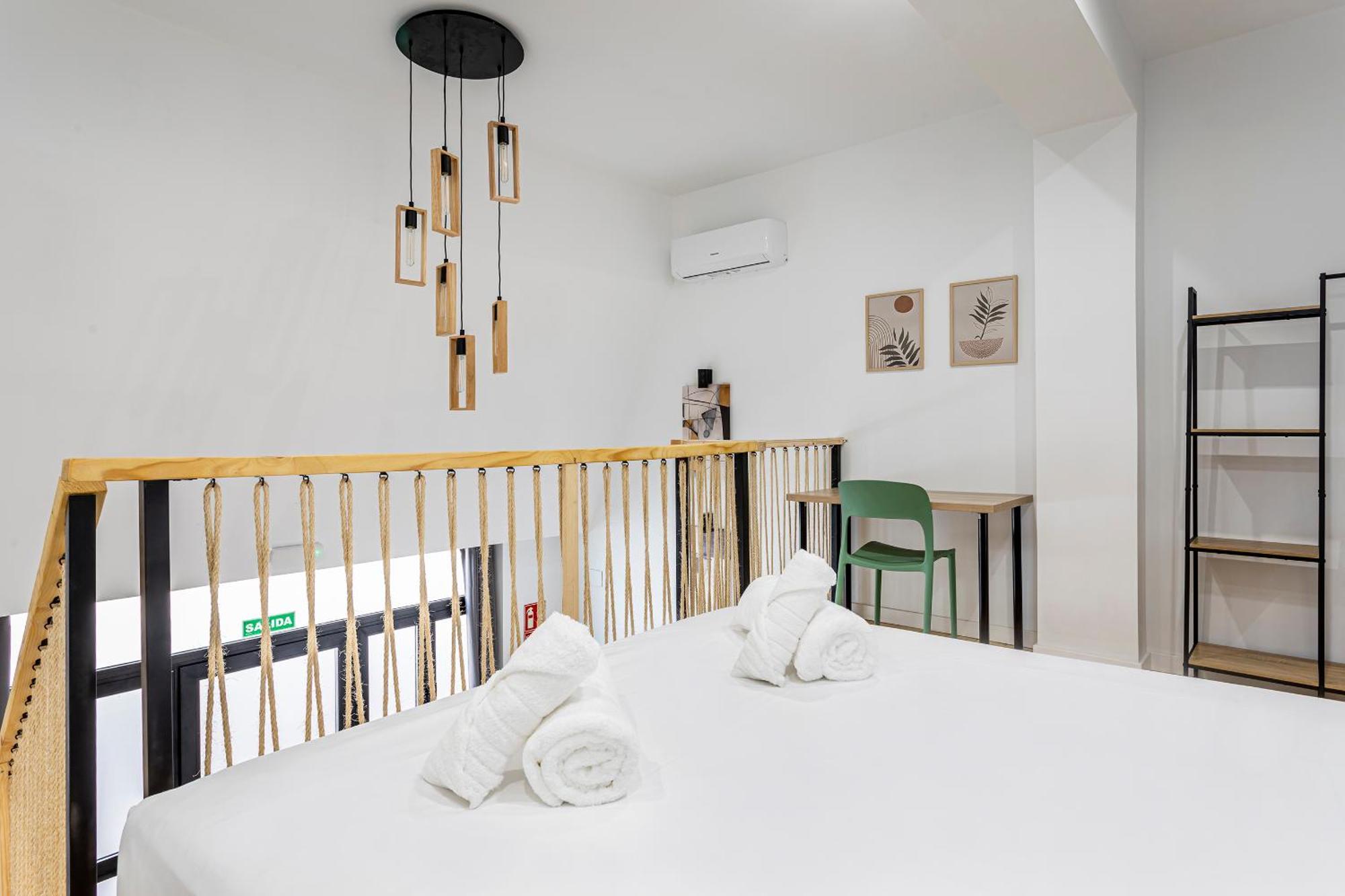 Marie Curie Flats, Lovely Duplex 2 Appartamento Valenza